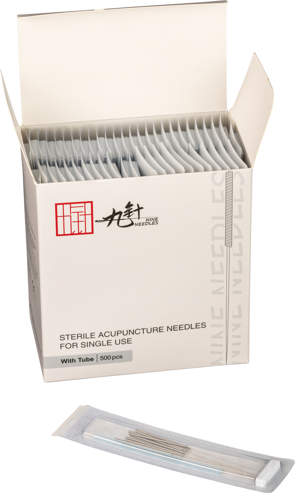 Confezione sfusa di aghi per agopuntura Nine Needles, tipo ST10, contenente 500 aghi sterili in blister singoli. Scatola bianca con la scritta "STERILE ACUPUNCTURE NEEDLES FOR SINGLE USE With Tube". Davanti, blister con 10 aghi e tubetto.