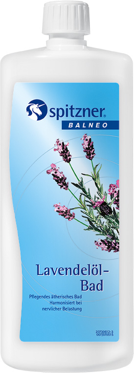 Flacon cylindrique blanc avec bouchon à vis blanc. Étiquette bleue avec fleurs de lavande. Inscription : «Spitzner Balnéo » et « Bain à l'huile de lavande ». Bain nourrissant aux huiles essentielles, aide à l'équilibre en cas de stress nerveux. 1 L.